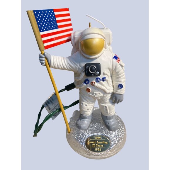 Hallmark Keepsake Ornament 1994  the Eagle Has Landed - Picture 7 of 12